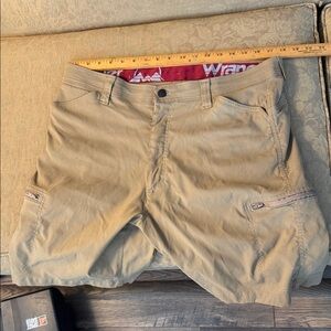 Wrangler Men's Cargo Shorts in Tan